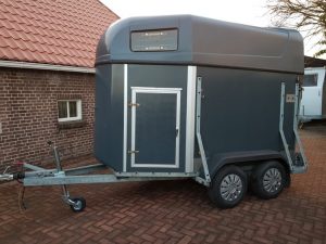 Polyester trailer